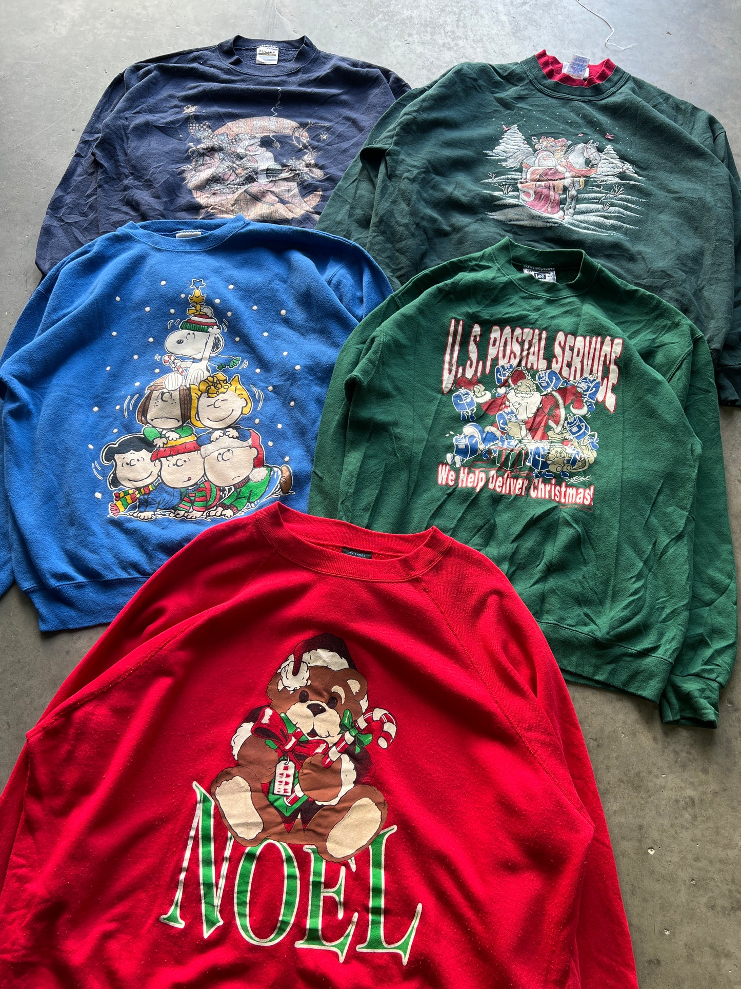 Vintage Christmas Graphic Sweatshirts